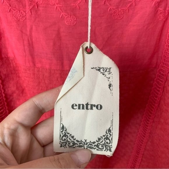 [entro] Women's Pink Emroidered Gold Shoulder Boho Top - Picture 7 of 9